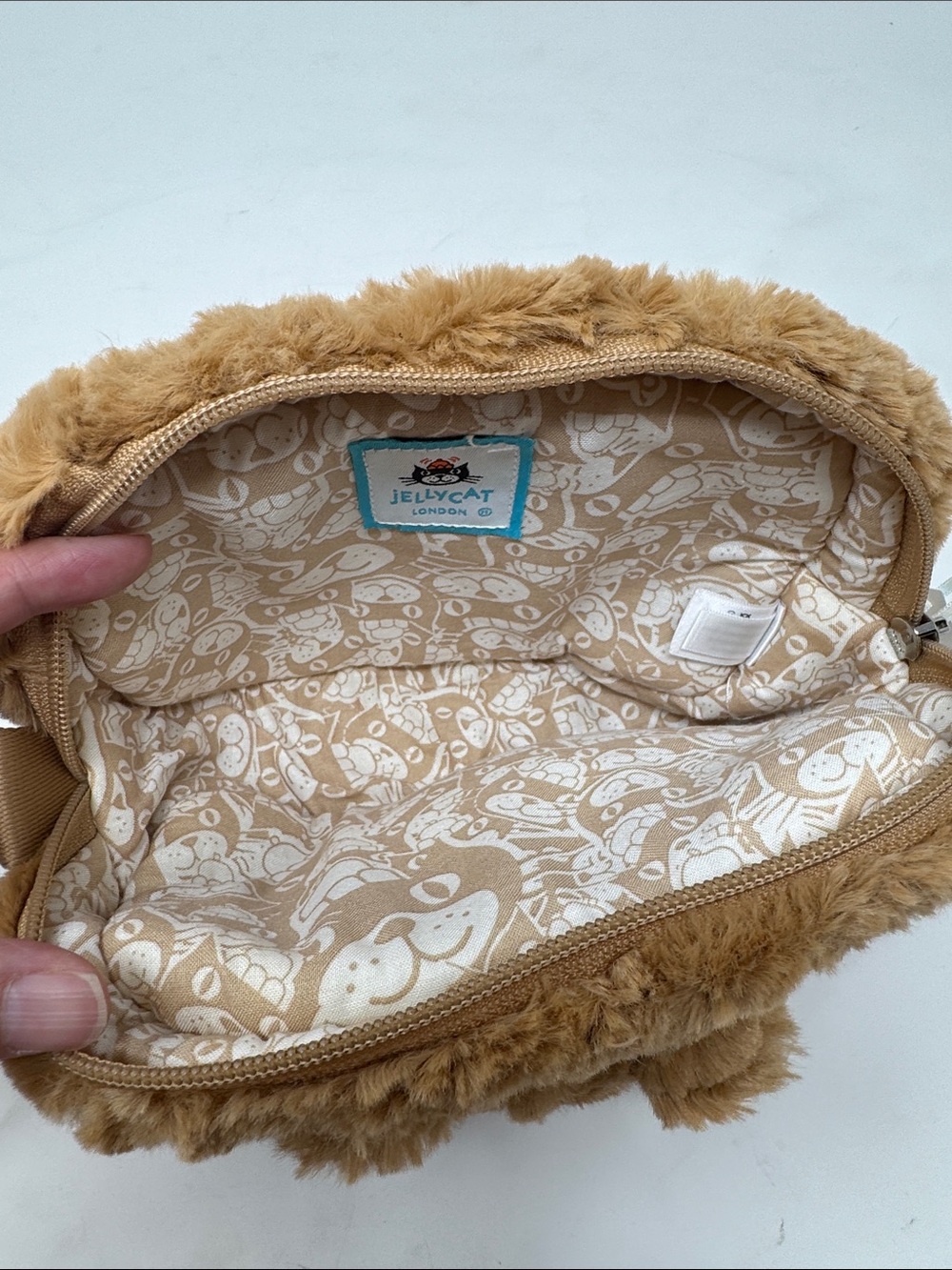 NWT jellycat Kids' Bartholomew Bear Plush Pouch - Picture 4 of 4